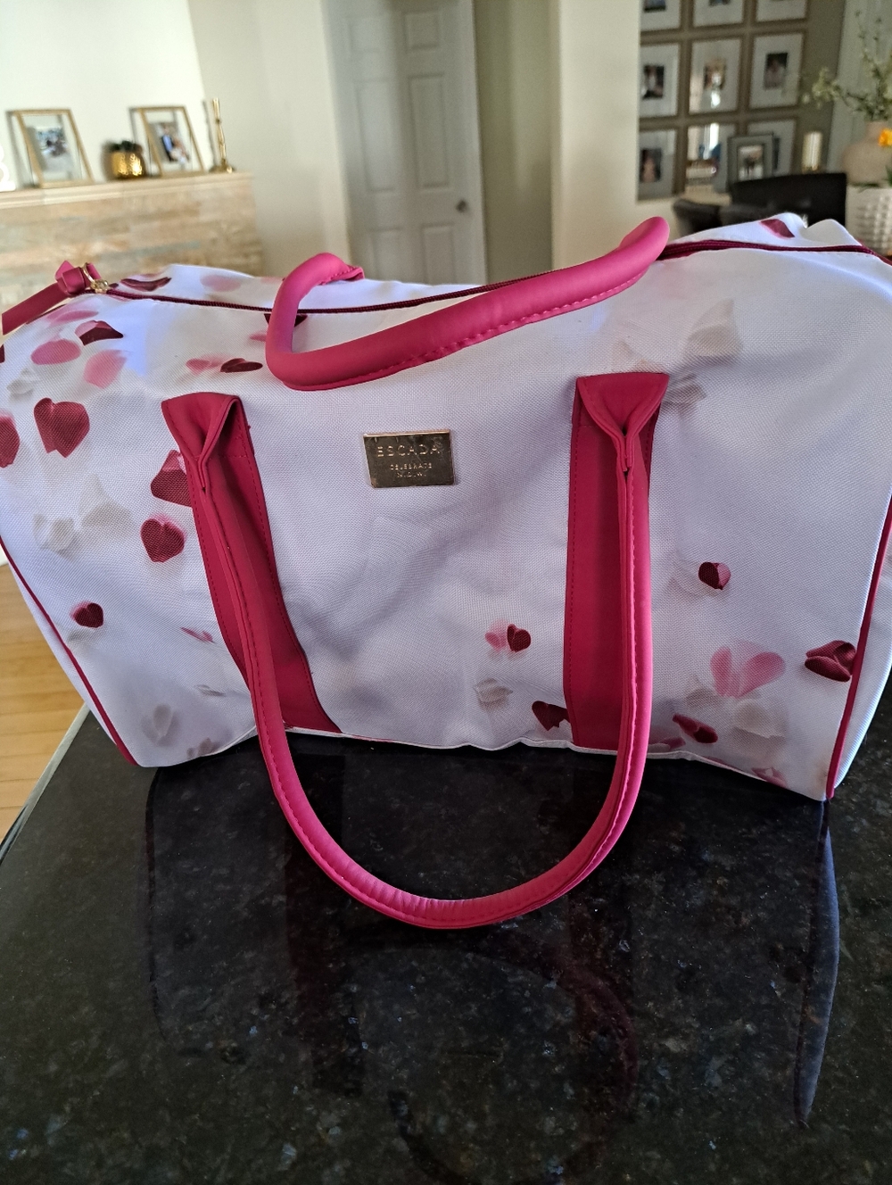 Escada White Tote with Pink Heart Accents - Picture 6 of 7